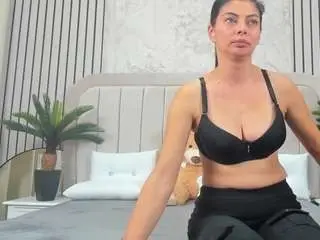 Daryar33e  live sex cam