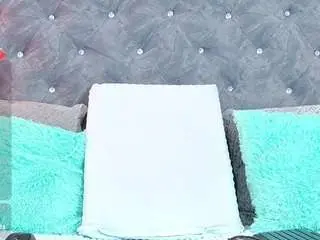 Yesyhills  live sex cam