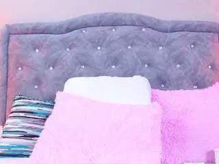 Yesyhills  live sex cam