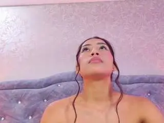 Yesyhills  live sex cam