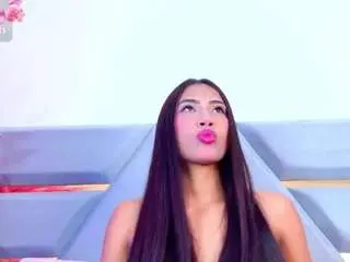 Yesyhills  live sex cam