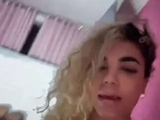 Brithneysquirt01  live sex cam