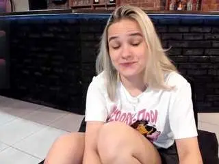 Ginadawson  live sex cam
