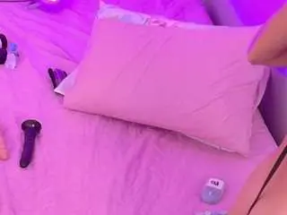 Cutepetitee  live sex cam