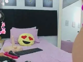 Cutepetitee  live sex cam
