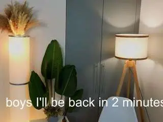 Dionnamoos  live sex cam