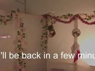 Dionnamoos  live sex cam