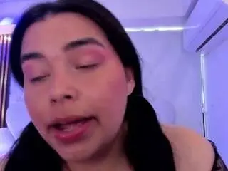 Lunabloomm  live sex cam
