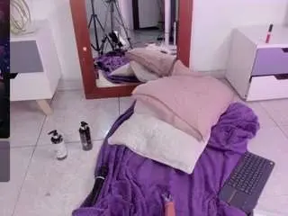 Miazafiro  live sex cam