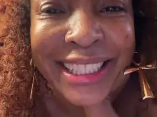 Niaharris  live sex cam
