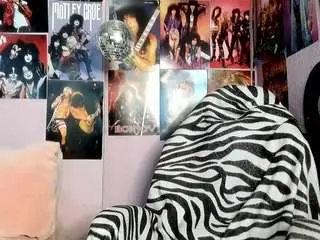 Akira-bulma  live sex cam