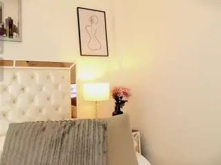 Bellaa-joness  live sex cam
