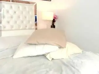 Bellaa-joness  live sex cam