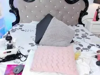 Mature-whore  live sex cam