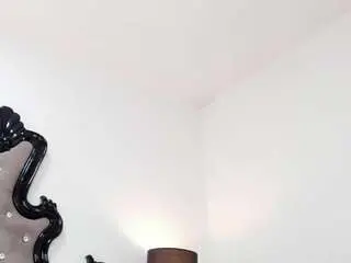 Mature-whore  live sex cam