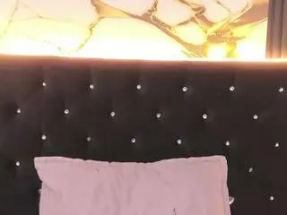 Mia-devereaux  live sex cam