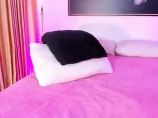Mia-devereaux  live sex cam