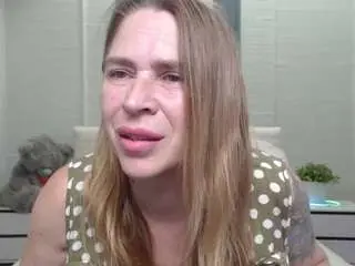 Tessadaybreak  live sex cam