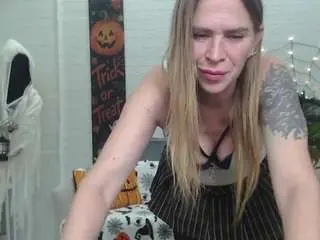 Tessadaybreak  live sex cam