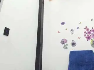 Bonny26  live sex cam