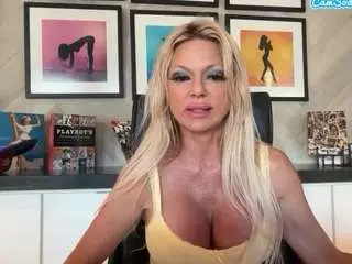 Chanelstjames  live sex cam
