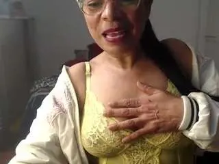 Maturecryyss  live sex cam