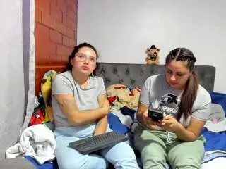 Untilwet  live sex cam