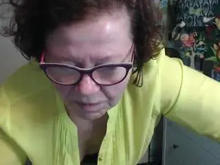 Flirtyadele  live sex cam