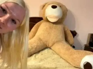 Robertalesane  live sex cam