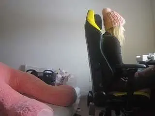 Voyeurcam-sexy-little-ana-01  live sex cam