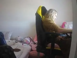 Voyeurcam-sexy-little-ana-01  live sex cam