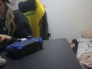 Voyeurcam-sexy-little-ana-01  live sex cam