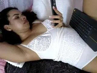 Ellie-allen  live sex cam