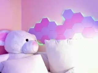 Megan-charles  live sex cam