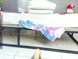 Julietha-taylor  live sex cam