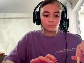 Kelsienoggle  live sex cam