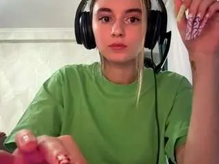 Kelsienoggle  live sex cam