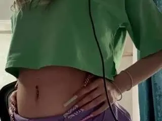 Kelsienoggle  live sex cam