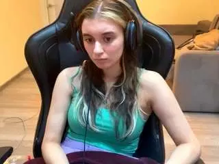 Kelsienoggle  live sex cam