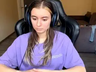 Kelsienoggle  live sex cam