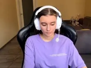 Kelsienoggle  live sex cam