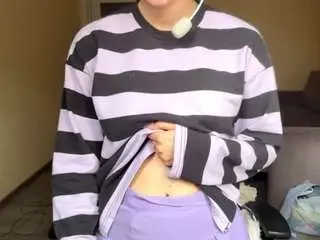 Kelsienoggle  live sex cam