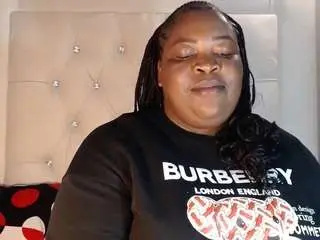 Bigmagbooty85  live sex cam