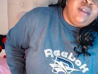 Bigmagbooty85  live sex cam