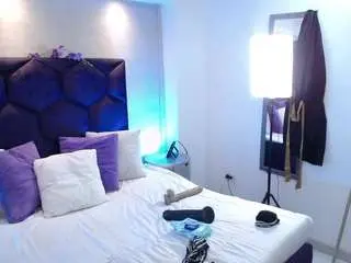 Gin-fox  live sex cam