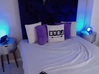 Gin-fox  live sex cam