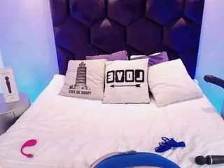 Gin-fox  live sex cam