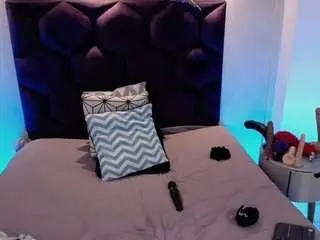 Gin-fox  live sex cam