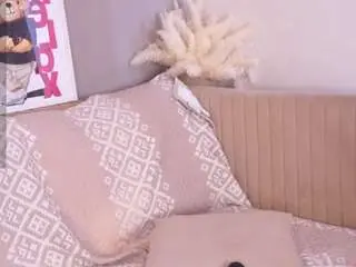 Belle-phine  live sex cam