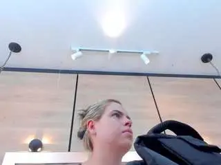 Dorothy-vegga  live sex cam